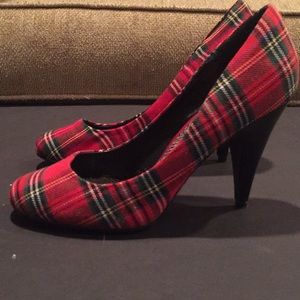 Red plaid Rocketdog heels! Size 8!